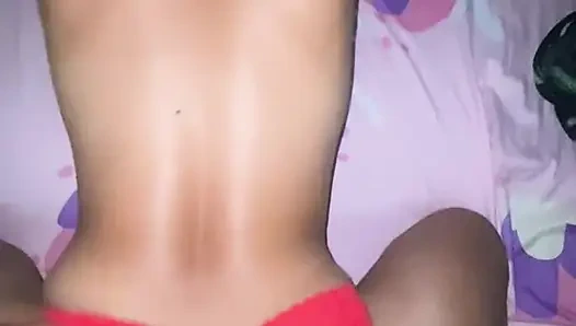 Götümü emiyor ve sonra beni sikiyor