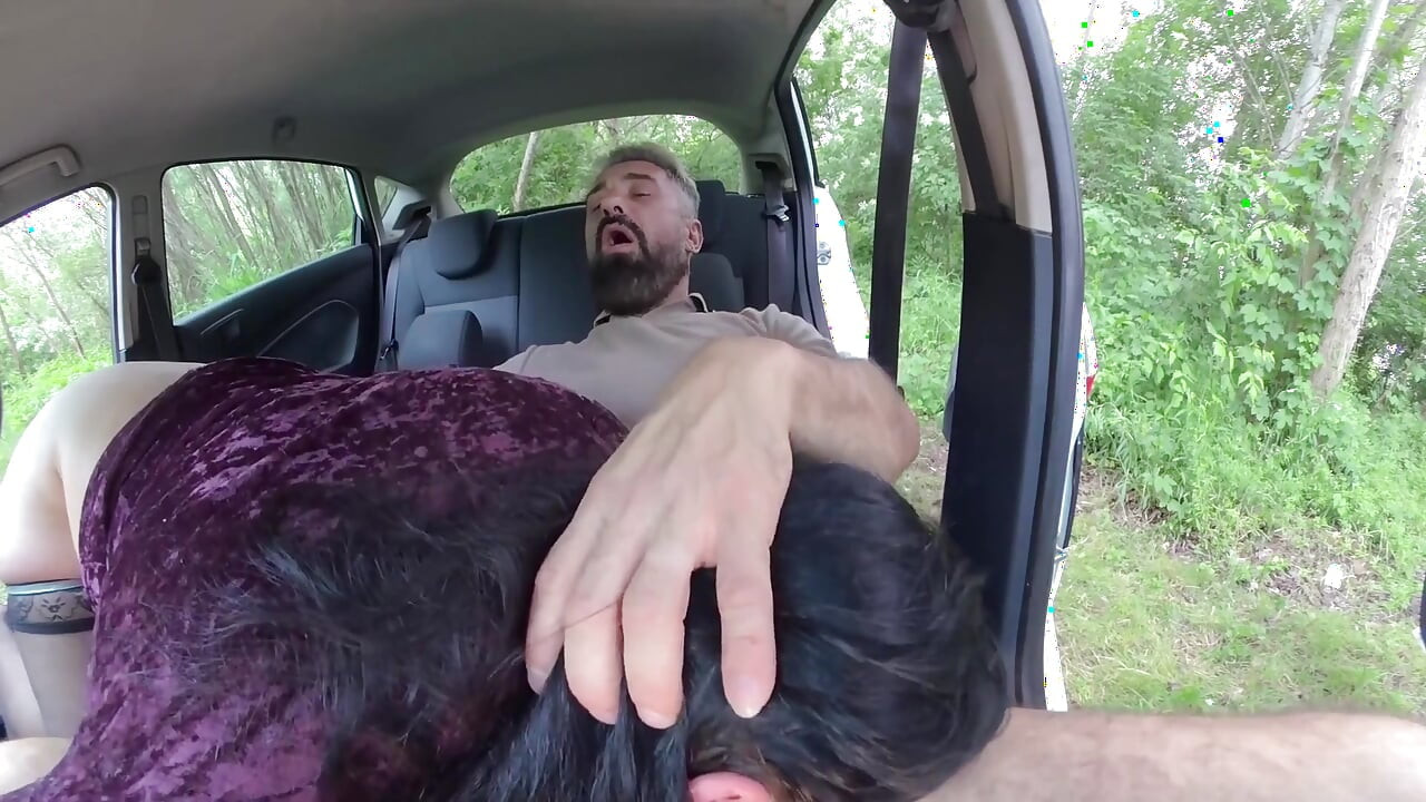 Τριχωτή Milf ψάχνει για βόλτα