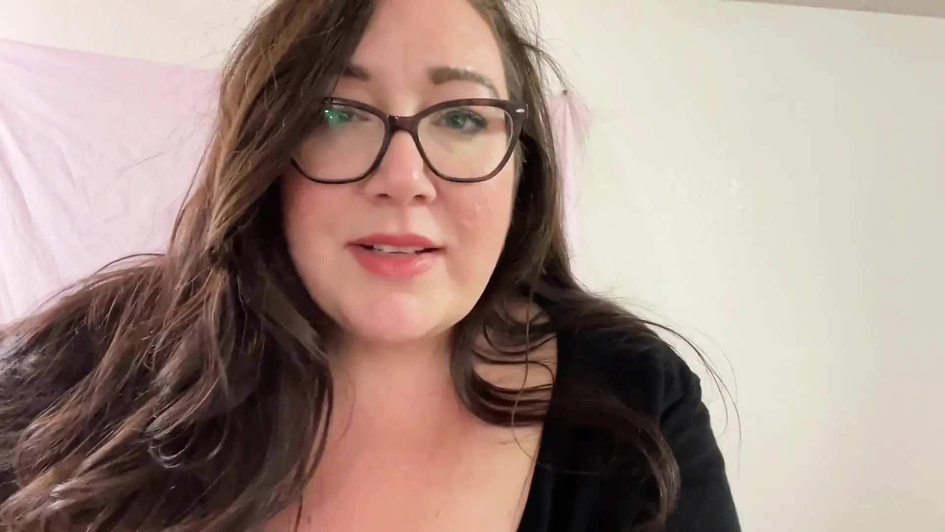 Milf Jayne blows the panty sniffer