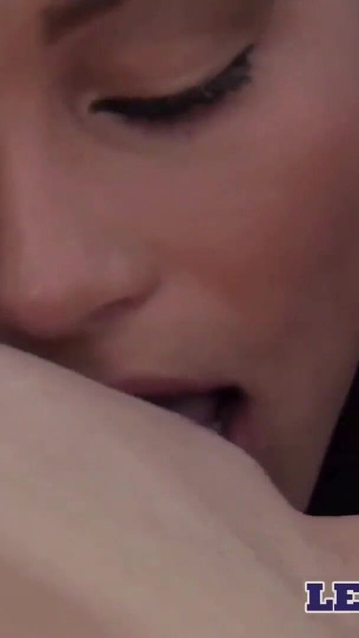 Momen mesum gadis remaja nakal karter foxx dan kylie sinner direkam sama pacarnya"
