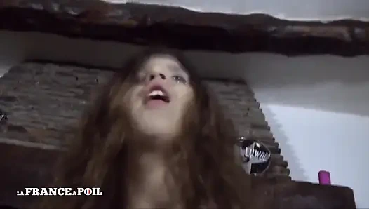 Adriana трахнули в анал в тройничке без ее мужа