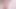Minyon kız pijamalarını çıkarıyor ve yakın çekimde pembe ve sulu amını gösteriyor
