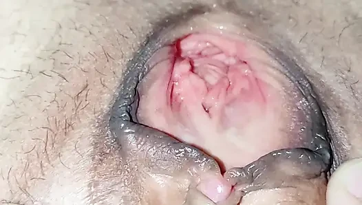 Çoraplı ve güzel iç çamaşırlı sıska orta yaşlı seksi kadın modeliyle güzel seks