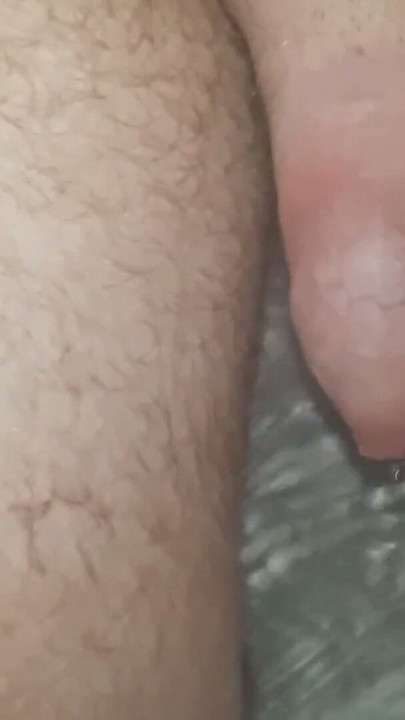 my cock weeing in bath | Clip 1
