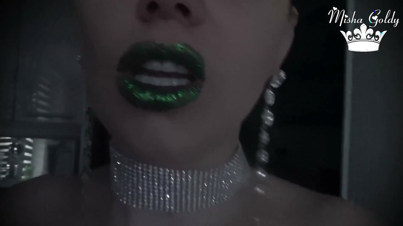 Cum hard to my green glittery lips