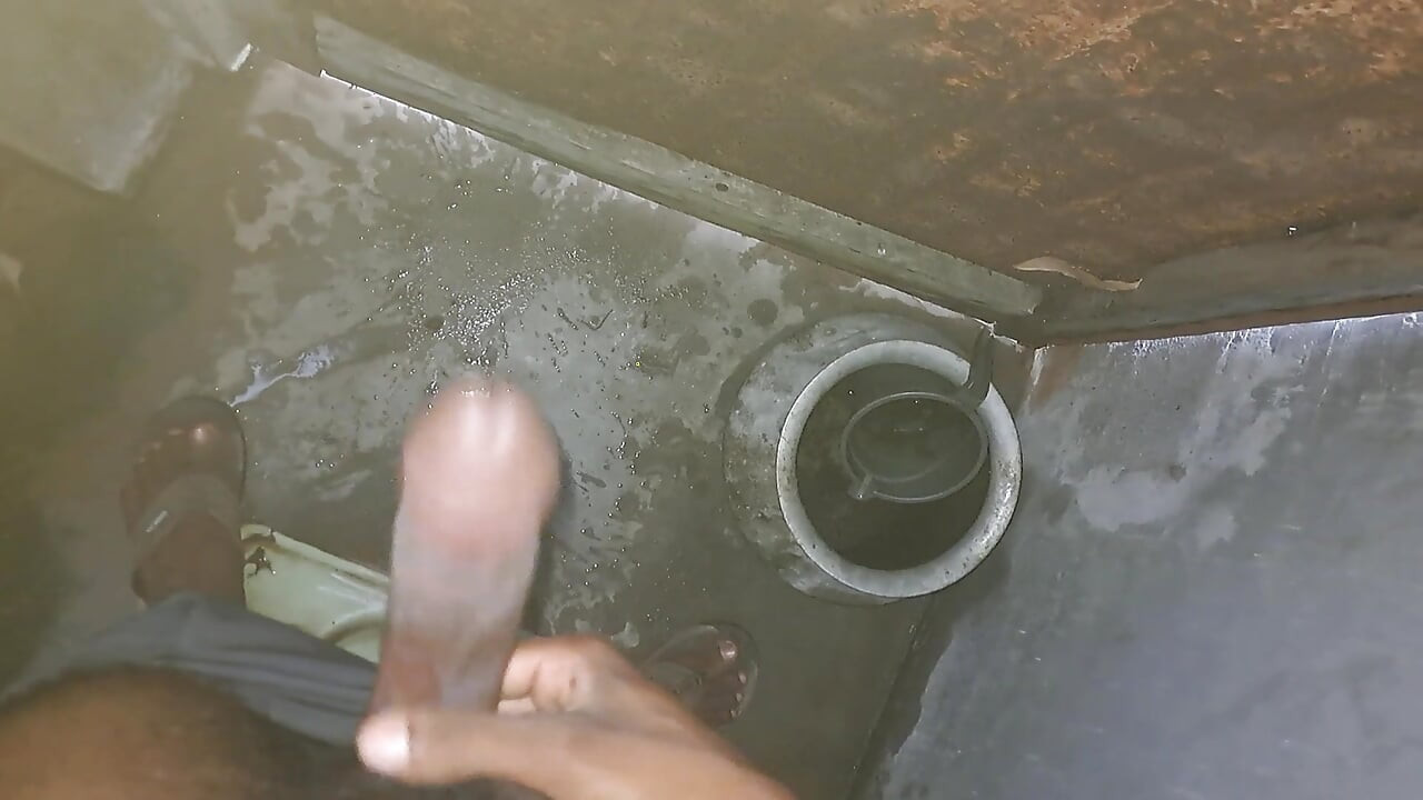 Desi young man materbation two time in bathroom