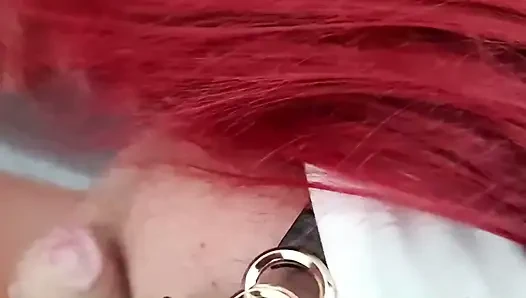 MILF nimmt einen Schwanz in den Mund und kommt zum Kommen, vollständiges Video 30 Minuten