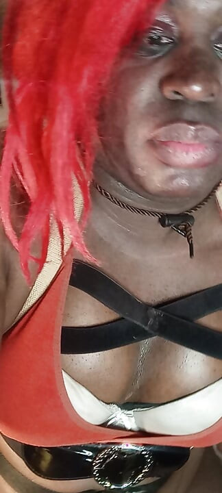 Anoniema Rose的荡妇Rodeo Cowgirl Uber荡妇