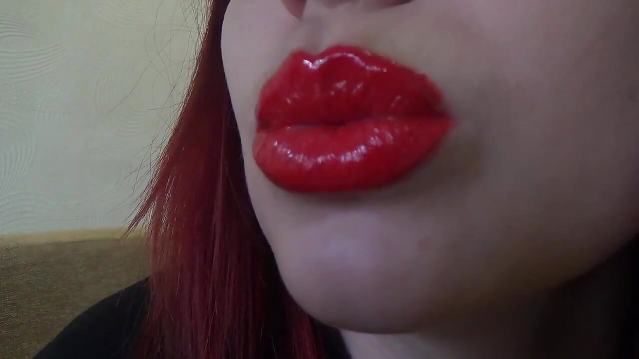 Îmi pun o mulțime de buze roșii și luciu pe buzele mele sexy și numărătoare inversă!