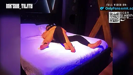 BDSM-sklavin benutzt und trainiert von strengem meister MK, der sie überstimuliert und quält