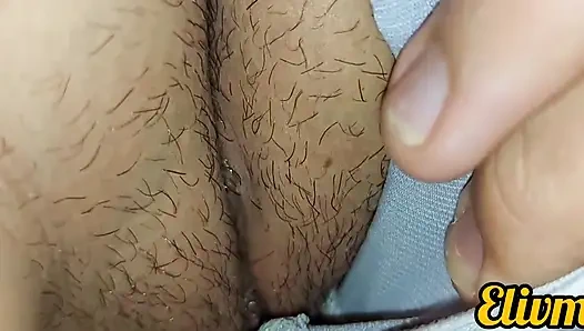 Üvey kız kardeşim götüne ve amına dokunmama izin veriyor, 18 yaşında