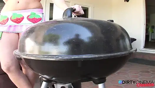 Grill wird zu massivem garten-gangbang