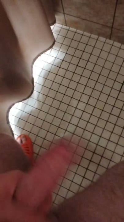 Big dick ginger strokes his fat cock!