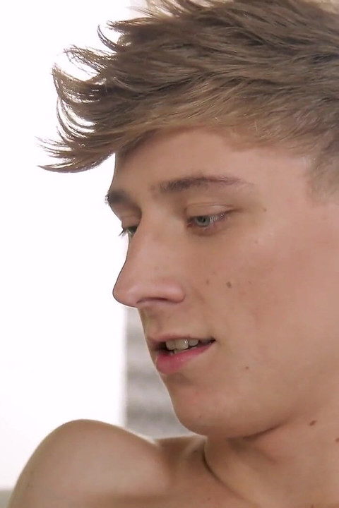Taksus:: Twink Pounding