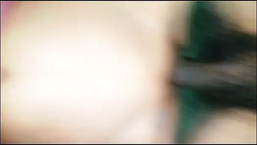 I hit my beautiful wife's pussy first with a penis, then put a finger and fucked the pussy like that, sister-in-law's pussy left the water.