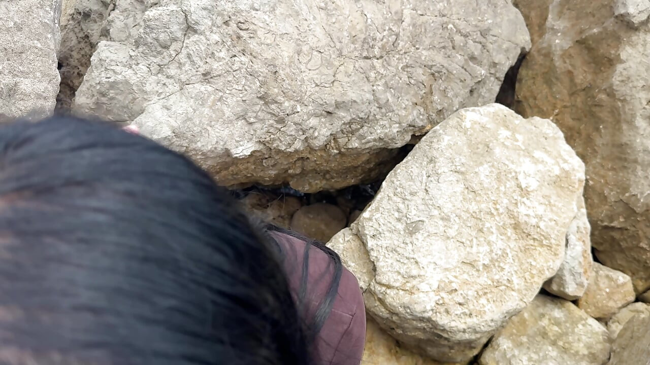 Amatőr szex a tengerparton Hot Brunette Latina-val, majdnem elkaptak! - Roma Amor