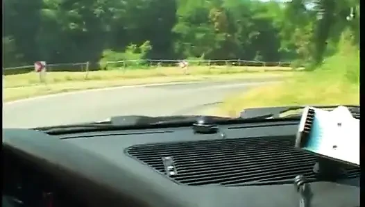 Cewek cantik dengan toket besar memeknya dientot pakai mainan seks