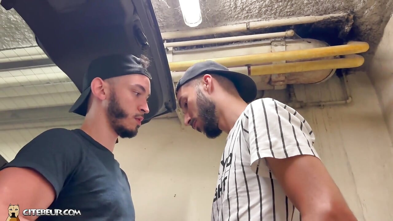 Citebeur - Two Young Gay Arab Men Meet on a Parking
