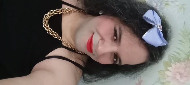 Crossdresser banci awek montel dengan solek mengusik