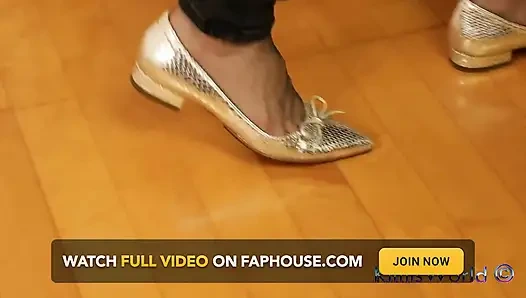 Asmr Nylon Footsteps - Glänzende Wohnungen, die auf Holzboden klopfen