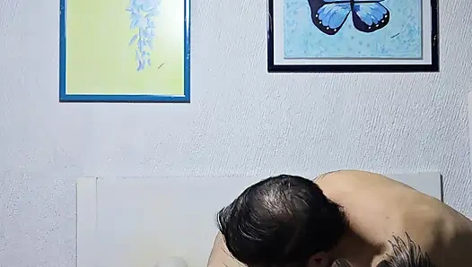 Riva seks makinesi ve anal tıkaçla çifte penetrasyon yapıyor