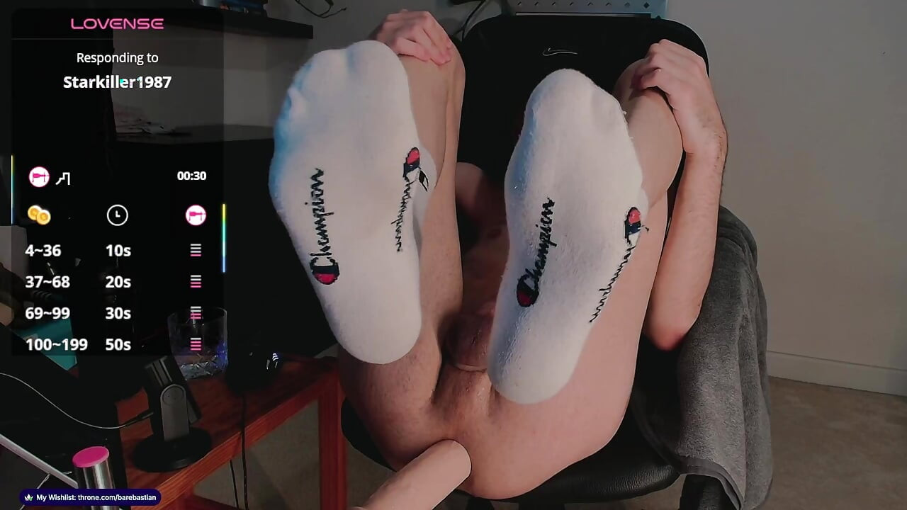 Твинка безжалостно трахнули вживую перед камерой - Livestream Hilights