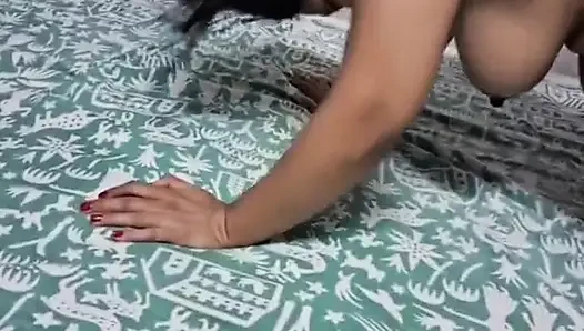 Desi-ehefrau Fickt Mit Ehemann-freunden