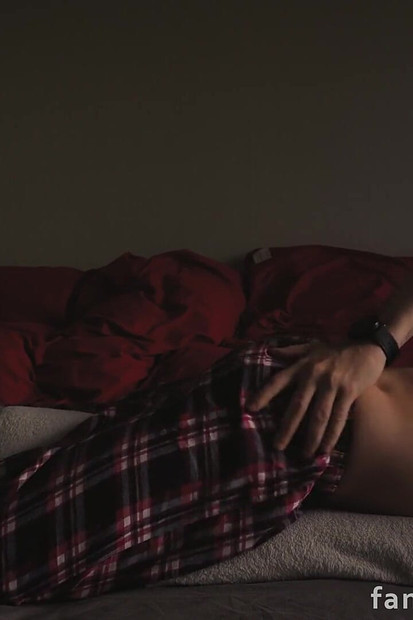 早上的例行公事. 饥渴的爸爸大声呻吟, 在你耳边说甜美的话, 梦到你的小穴