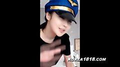 Puta coreana dançando sexy
