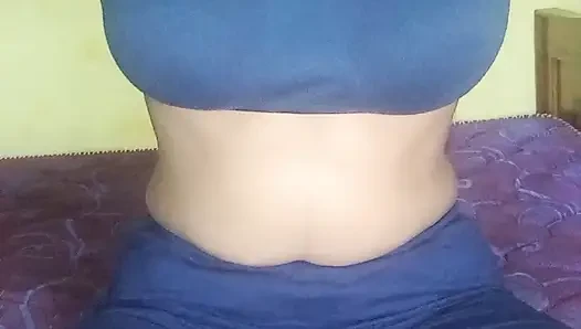 Tamil Ponnu Monica'nın ilk videosu