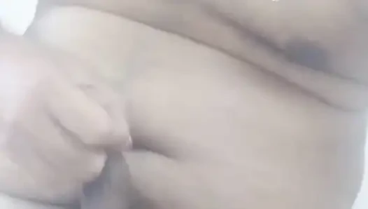 Yalnız adamın yarağı seni daha uzun saatler boyunca sikiyor.