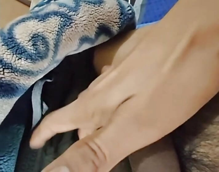 彼女のために大きな黒いペニスをマスターベーション