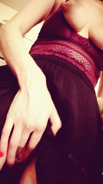 Naughty Housewife Squirts in the Kitchen and Splashes the Table Ginnagg