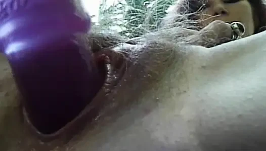 Fransalı bu hatun sikilmeden önce oynamayı seviyor