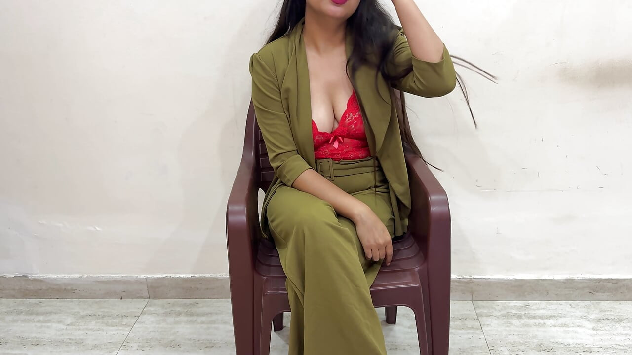 Horny Saara Got Fucked From His Staff for Promotion New XXX Porn in Hindi
