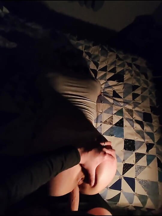 chikhne vaale bistar par darpok seks har kisi ne hamen suna
