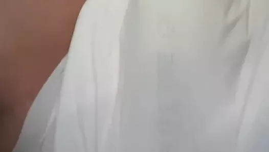 Kıçında yapay penis nedeniyle bebek bezine işemek