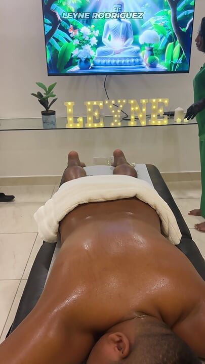 Leyne Rodriguez: Hot Latina in Massage Uniform Gives an Intense Oiled Session