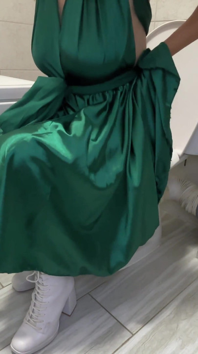 Prom Night Farts - Green Dress & White Heels