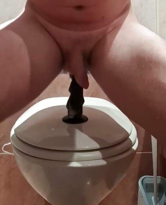 Hot Gay Twink Riding Huge Anal Dildo's