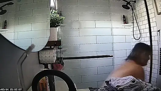 Mrs. joanne tanner, eine echte öffentliche lehrerin, wird in der dusche gefangen genommen 03-14-2026