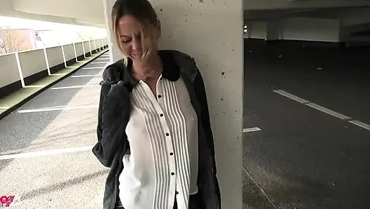 Geile Blonde Deutsche Schlampe Ins Parkhaus Bestellt Und Gefickt