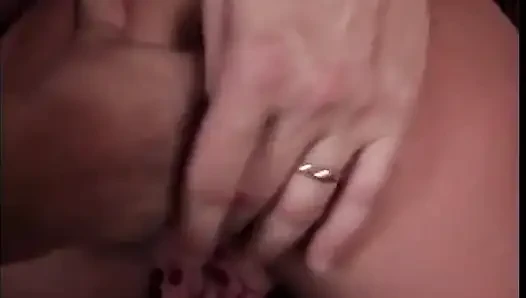 Süße junge enge blondine bekommt ihr arschloch gedehnt und dann mit sperma bedeckt