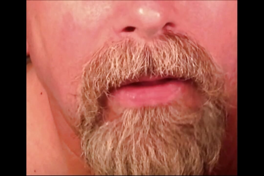 Eu comendo meu próprio esperma 52