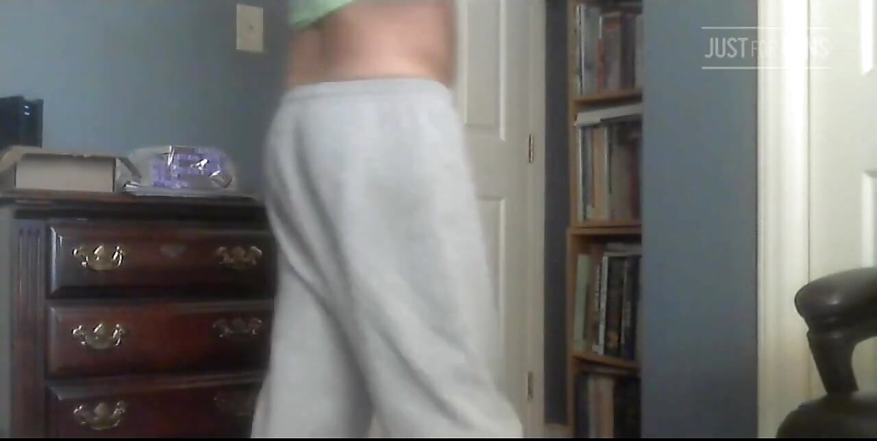Pissing, Jacking off & Big Cumshot