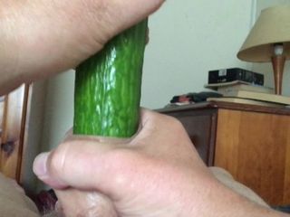 Sünnet derisinde iki sebze - salatalık sonra pırasa