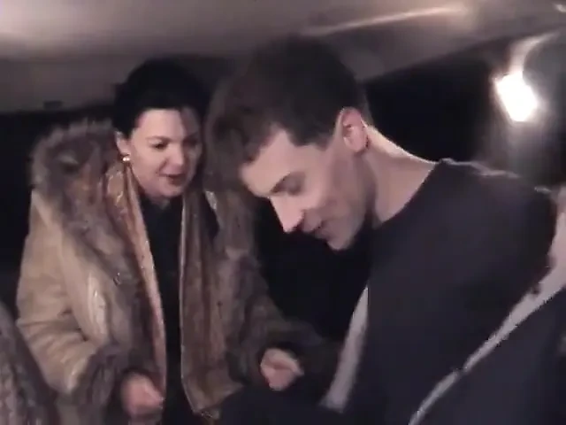 Amateurs in car - Finnish porn