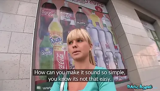 Публичный агент - отчаянная блондинка-студентка, готовая работать для жесткого траха