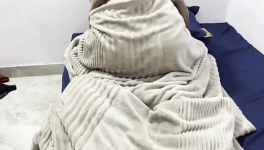Hintli pdosi yenge sert sikişiyor