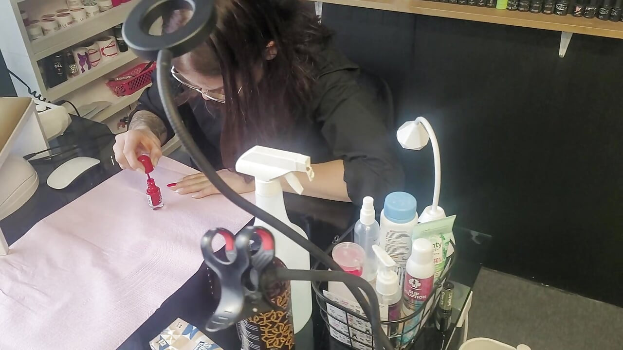 Ik ga voor manicure, ik krijg een pijpbeurt, een werkend meisje was zo smerig en ze wil mijn lul